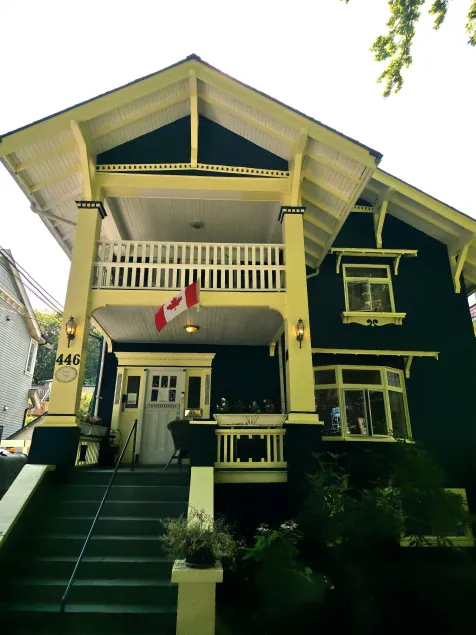 Cambie Lodge - Image 1