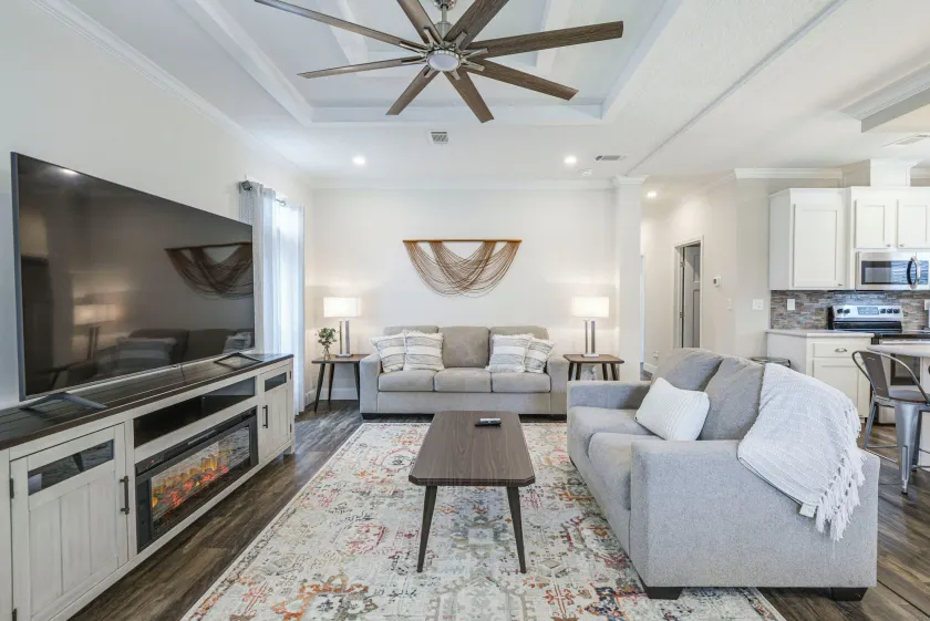 Peaceful Starke Retreat w/ Deck: 6 Mi to Downtown! - Interiør