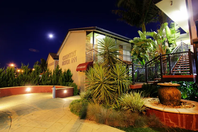 Cattlemans Country Motor Inn & Serviced Apartments - Image 1