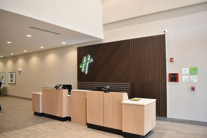 Holiday Inn - Kansas City - Northeast by IHG - Reception