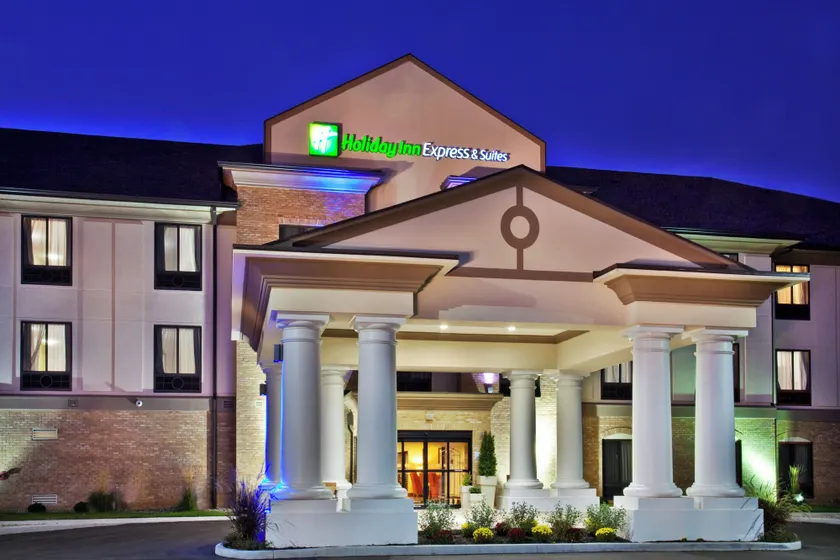 Holiday Inn Express Hotel & Suites Crawfordsville by IHG - Image 1