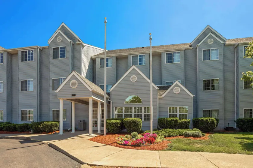 Microtel Inn & Suites by Wyndham Ann Arbor - Image 1