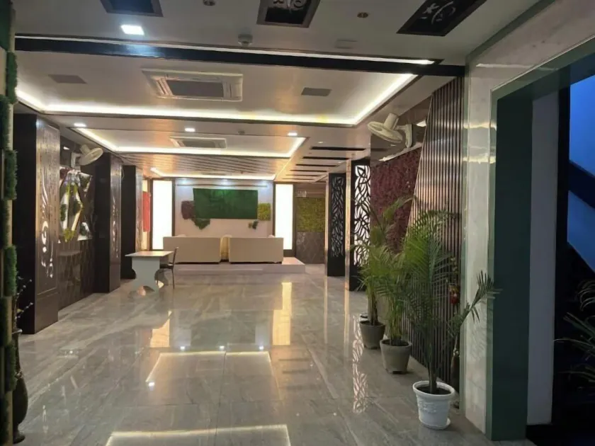 Mayur Palace Hotel - Inngangsparti