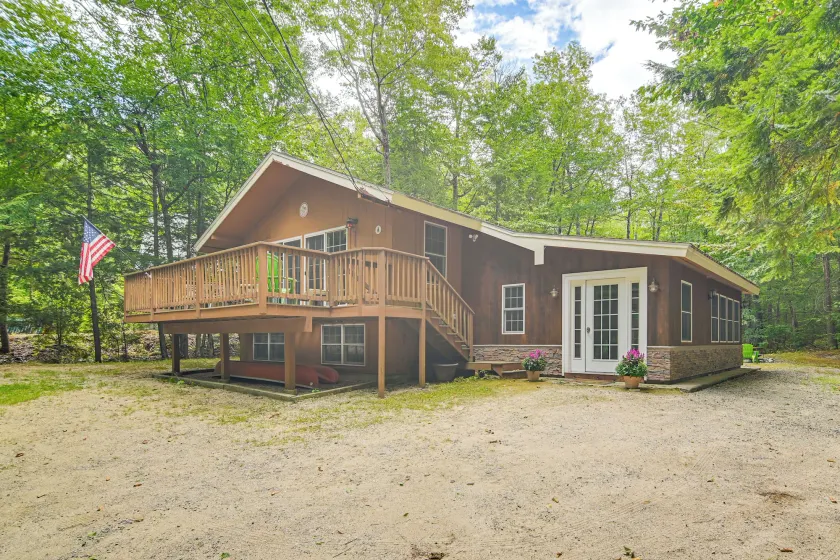 Walk to Water: Outdoor Gem w/ Bunkhouse in Madison - Image 1
