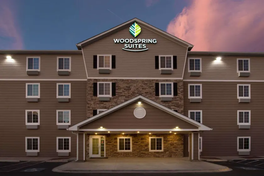 WoodSpring Suites Odessa - Image 1