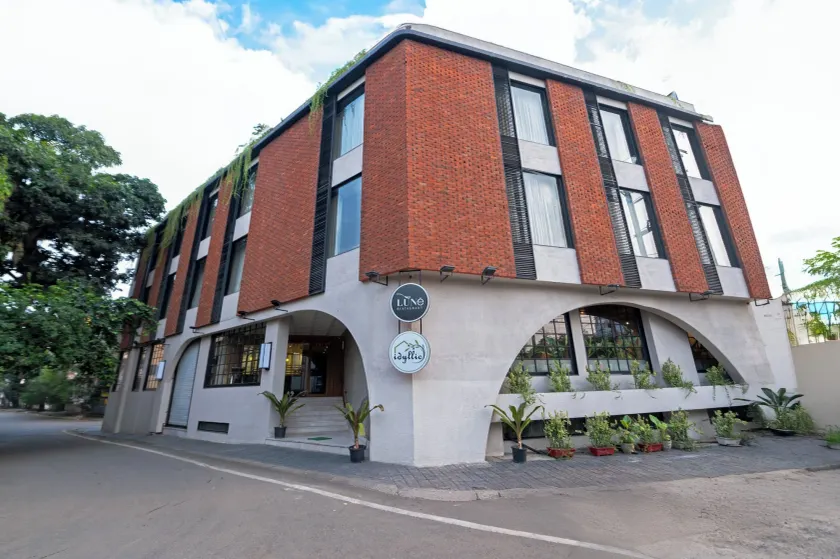 Hotel Idyllic Inn - Image 1