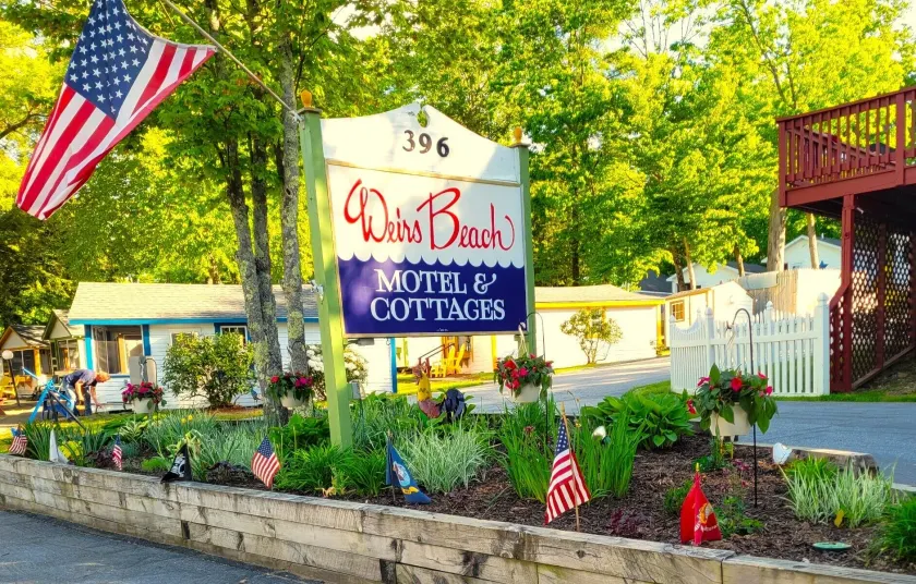 Weirs Beach Motel & Cottages - Image 1