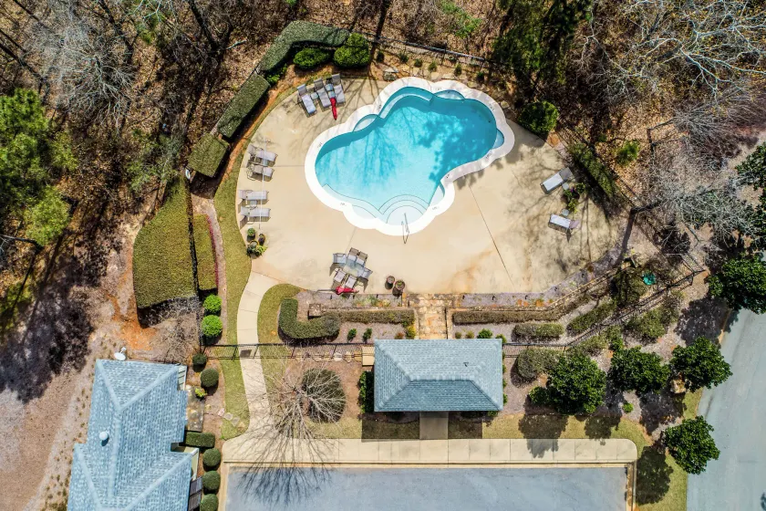 Lake Martin Views + Community Perks! Dadeville Gem - Image 1