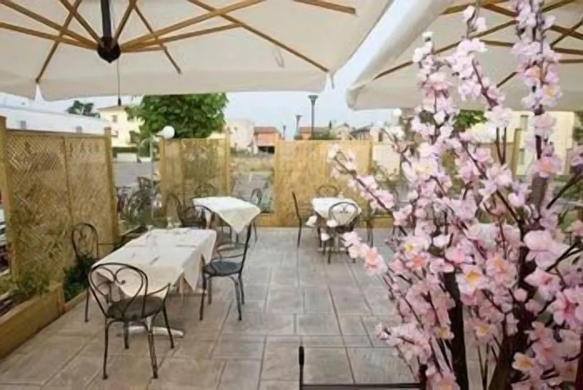 Hotel Fidenza - Image 1