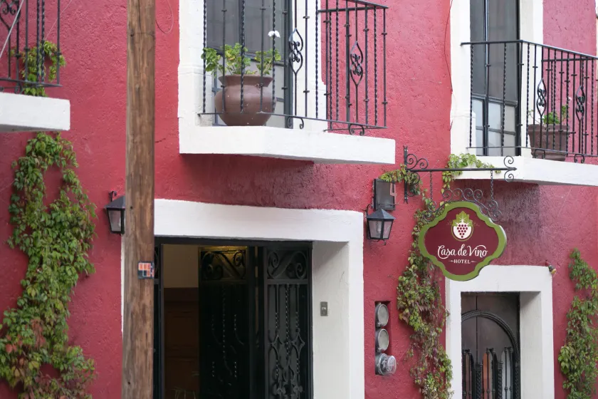 Hotel Casa de Vino - Image 1