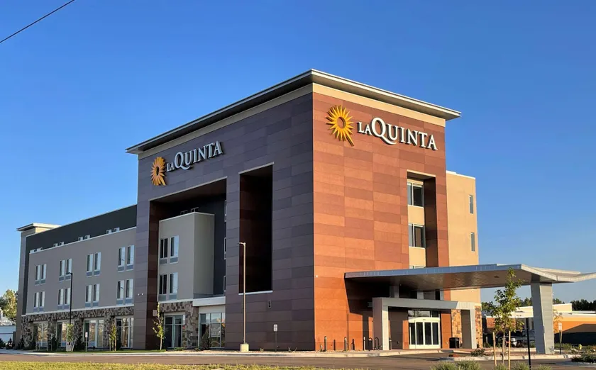 La Quinta Inn & Suites by Wyndham Denver Parker - Image 1
