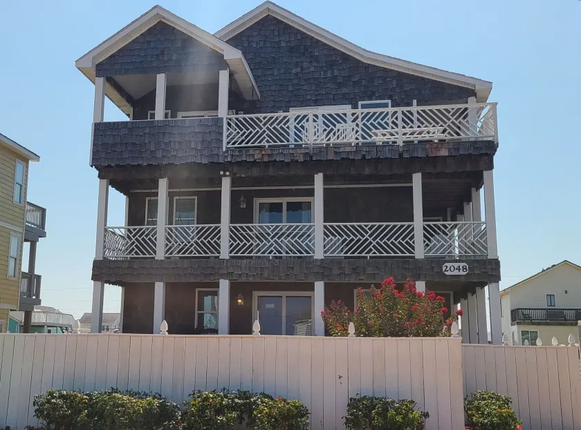 Pierhouse Bed & Breakfast - Image 1