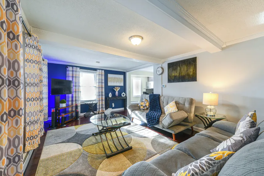 Home Near Skiing & Downtown Worcester - Interiör