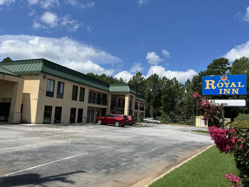 Royal Inn & Suite - Image 1