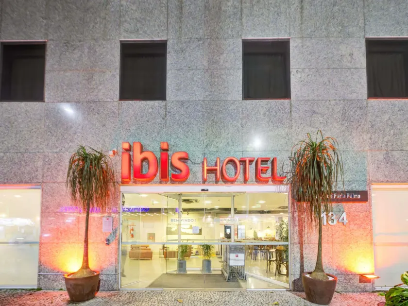 ibis Copacabana Posto 2 - Image 1