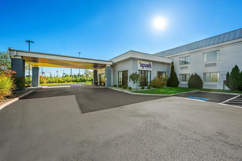 Spark by Hilton Cleveland Beachwood - Image 1