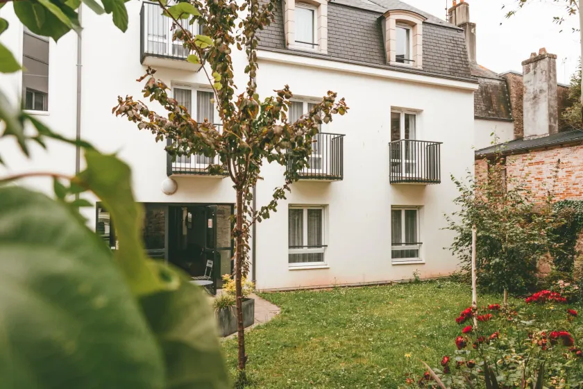 Terres de France - Appart'Hotel Quimper Bretagne - Image 1