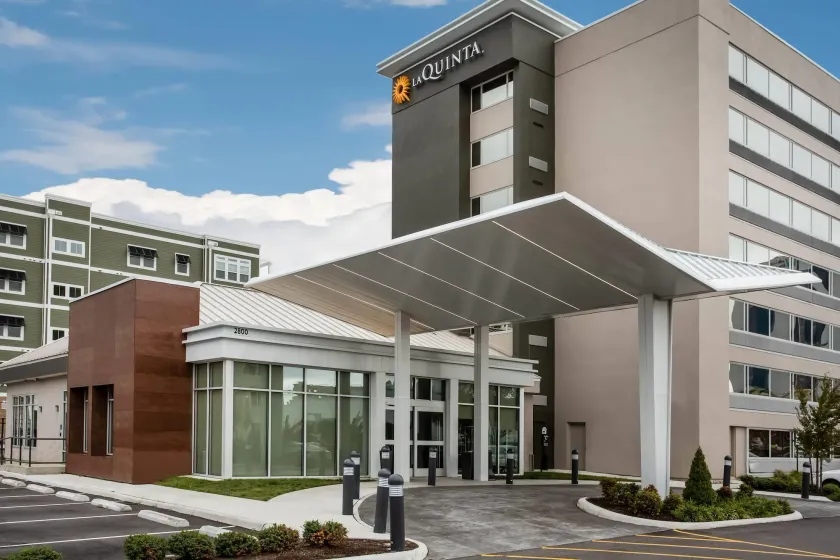 La Quinta by Wyndham Virginia Beach - Image 1