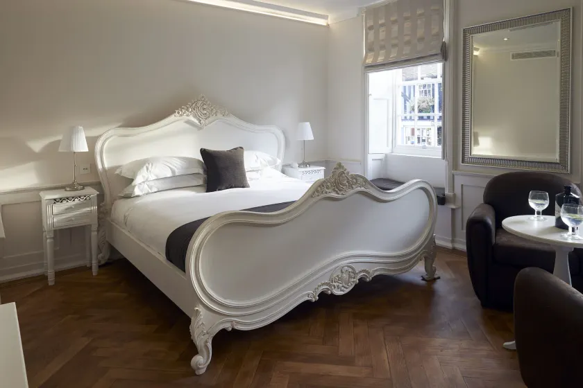 The Bell Inn Hotel - Image 1