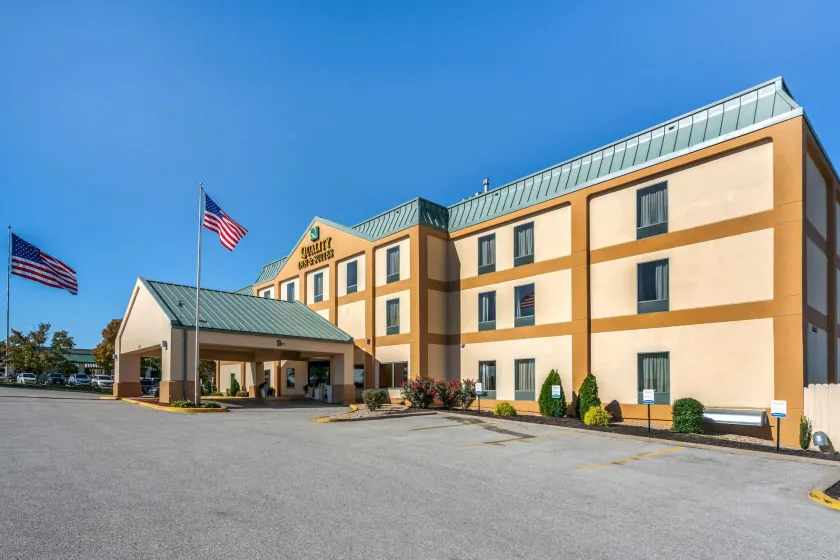 Quality Inn & Suites Jefferson City - Image 1