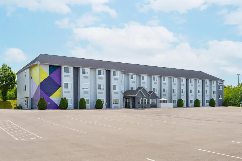 Spark by Hilton Clarion - Image 1