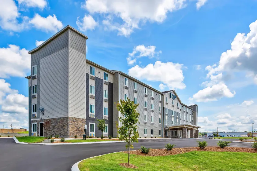 WoodSpring Suites Jackson Hub City - Image 1