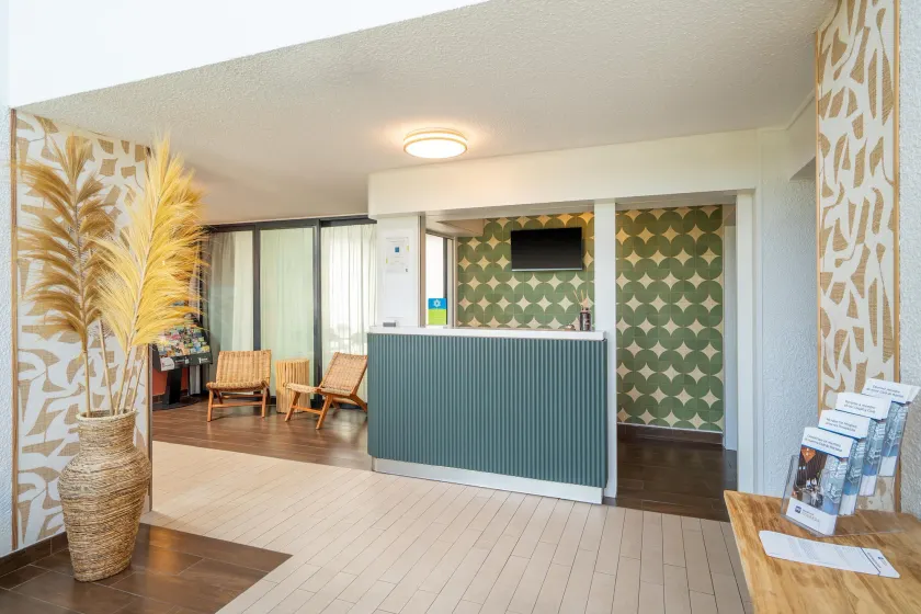 Sure Hotel by Best Western Valence Nord-Restaurant - Image 1