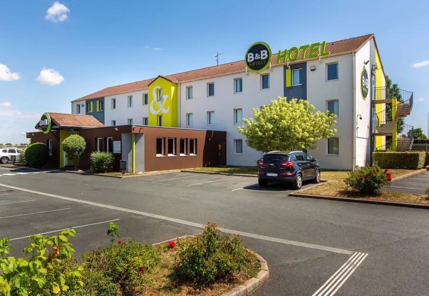 B&B HOTEL CHATEAUROUX Déols - Image 1