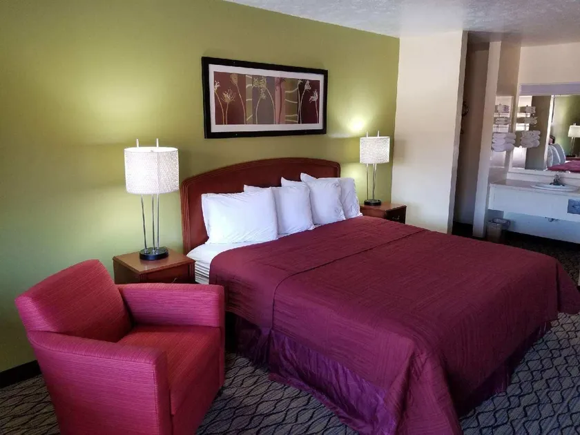 Economy Inn & Suites - Image 1
