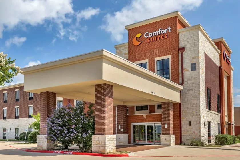 Comfort Suites Kyle - Image 1