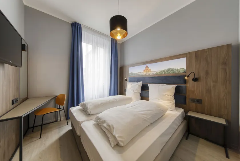 Smart Stay Hotel Station - Image 1
