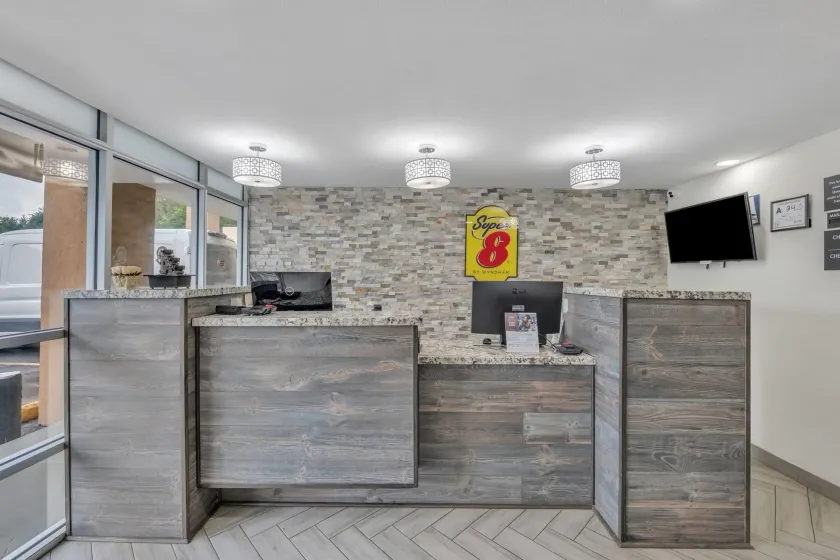 Super 8 by Wyndham Morganton - Image 1