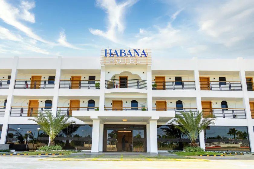 Habana Hotel Y Restaurante - Image 1