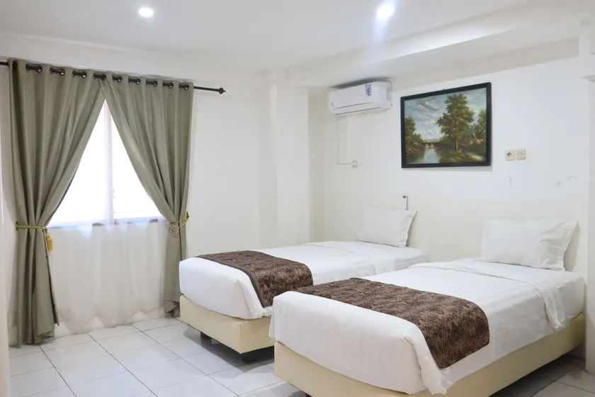 Hotel Netral Jombang - Image 1