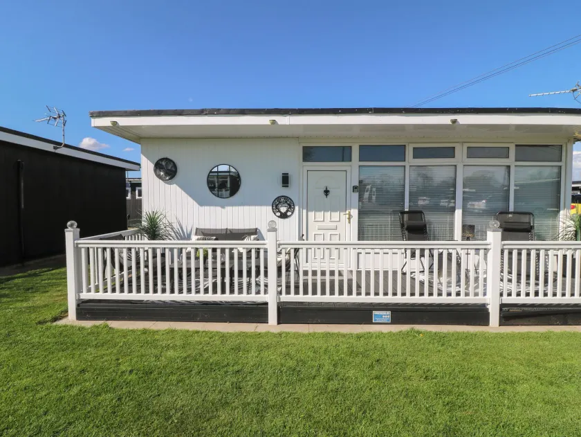 56 Cherry Park Chalet - Image 1