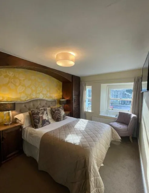 OYO Cocketts Hotel - Image 1