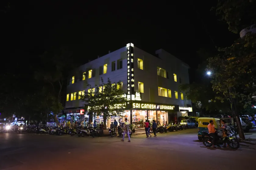 Vajra Heritage Hotel - Image 1