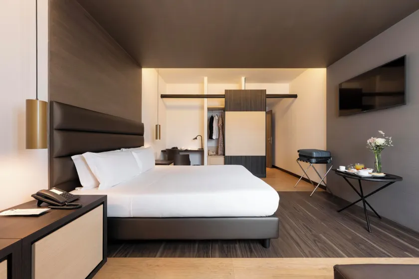 Warmthotel - Image 1