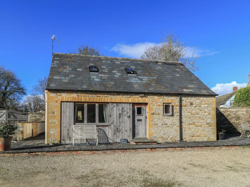 Granary Cottage - Image 1