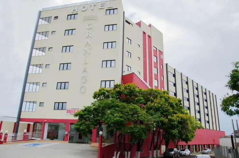 Granlago Hotel - Image 1