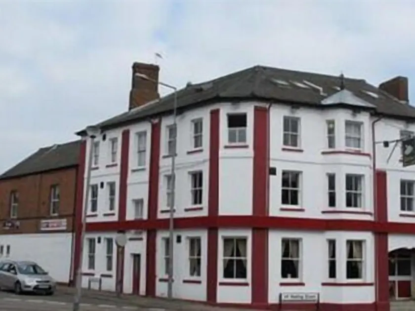 Swan Hotel - Image 1