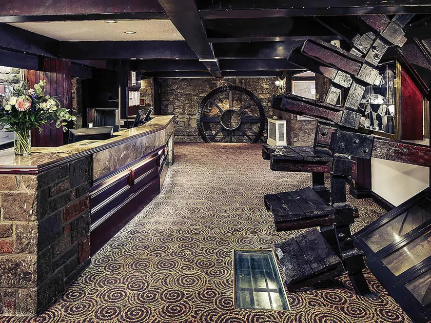 Mercure Perth Hotel - Image 1