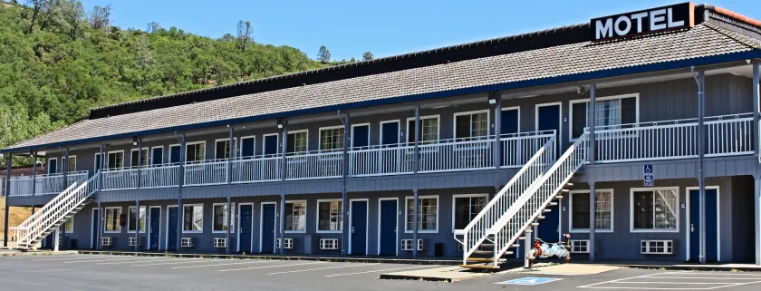 Lake Point Lodge - Image 1