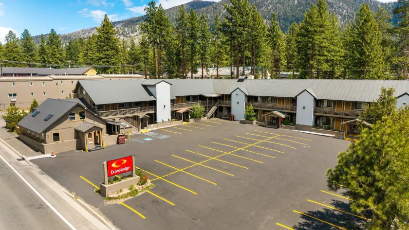 Econo Lodge Inn & Suites Heavenly Village Area - Image 1
