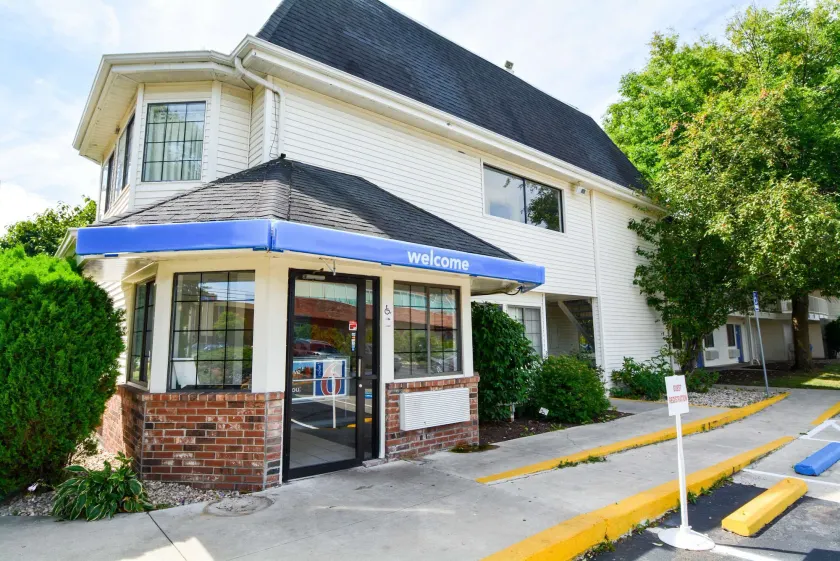 Motel 6-Wethersfield, CT - Hartford - Image 1