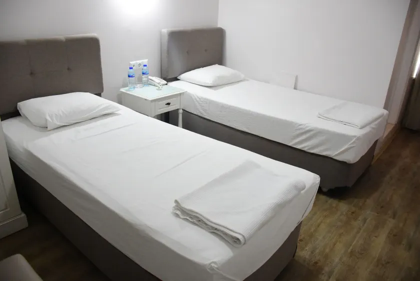 Burhaniye Merkez Otel - Image 1