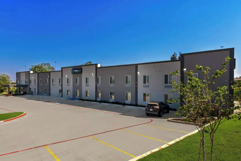 Clarion Pointe Fort Worth East - Arlington - Image 1