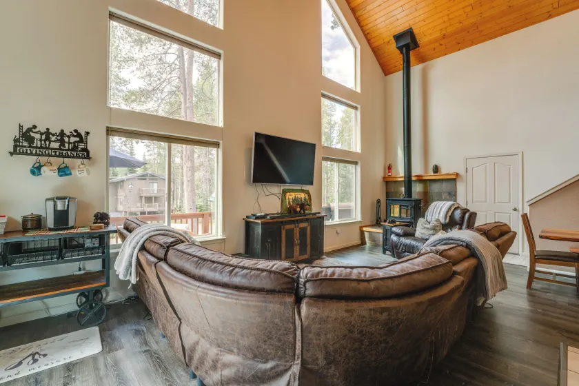 Neighborhood Beach Access! Soda Springs Getaway - Image 1