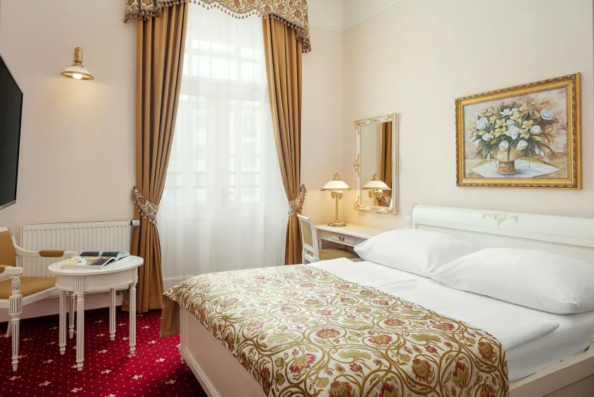 Alqush Downtown Hotel - Image 1