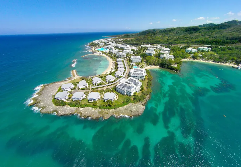 The Signature Level at Grand Palladium Lady Hamilton Resort & Spa- All Inclusive - Image 1